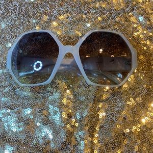 | Linda Farrow | Snake Shell color Grad Lens Sunglasses